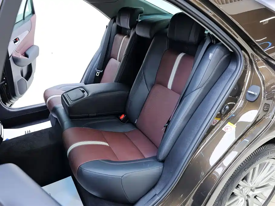 Toyota Crown 2017 2.0T Sport Edition фото 28