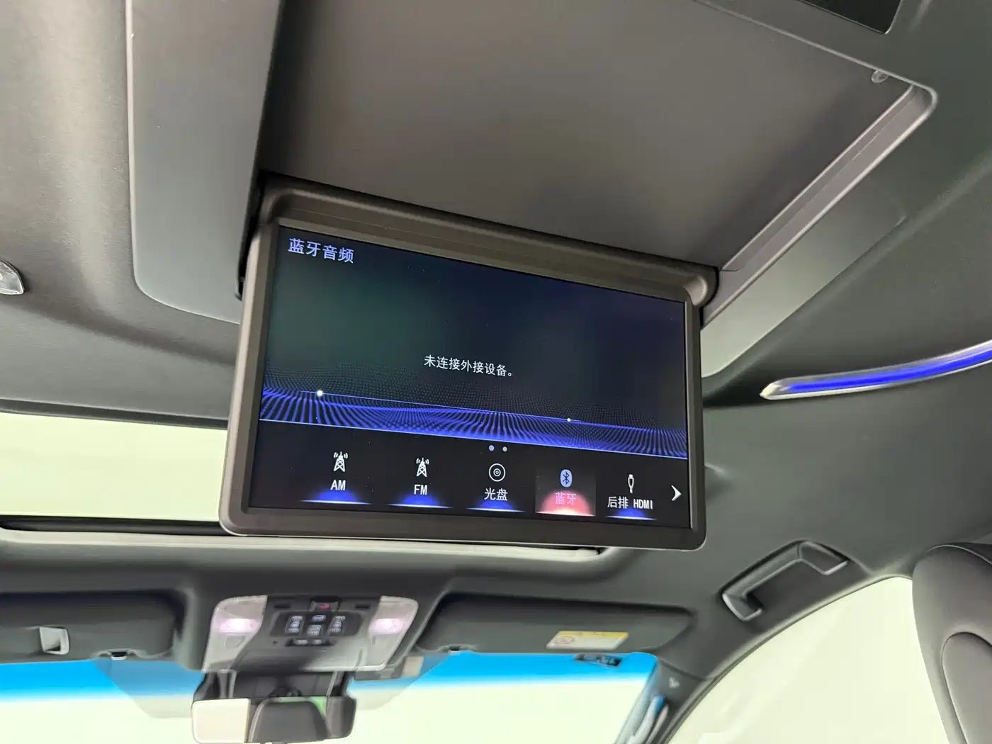 Lexus LM 2020 300h Seven-Seater Elegance Edition фото 24