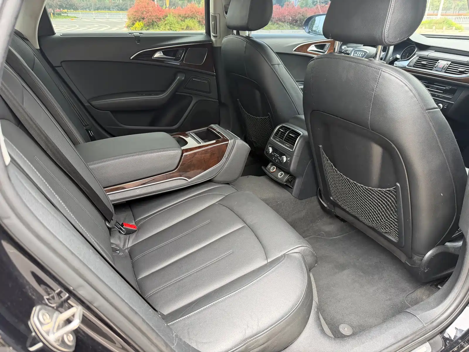 Фото 22 - Audi A6L