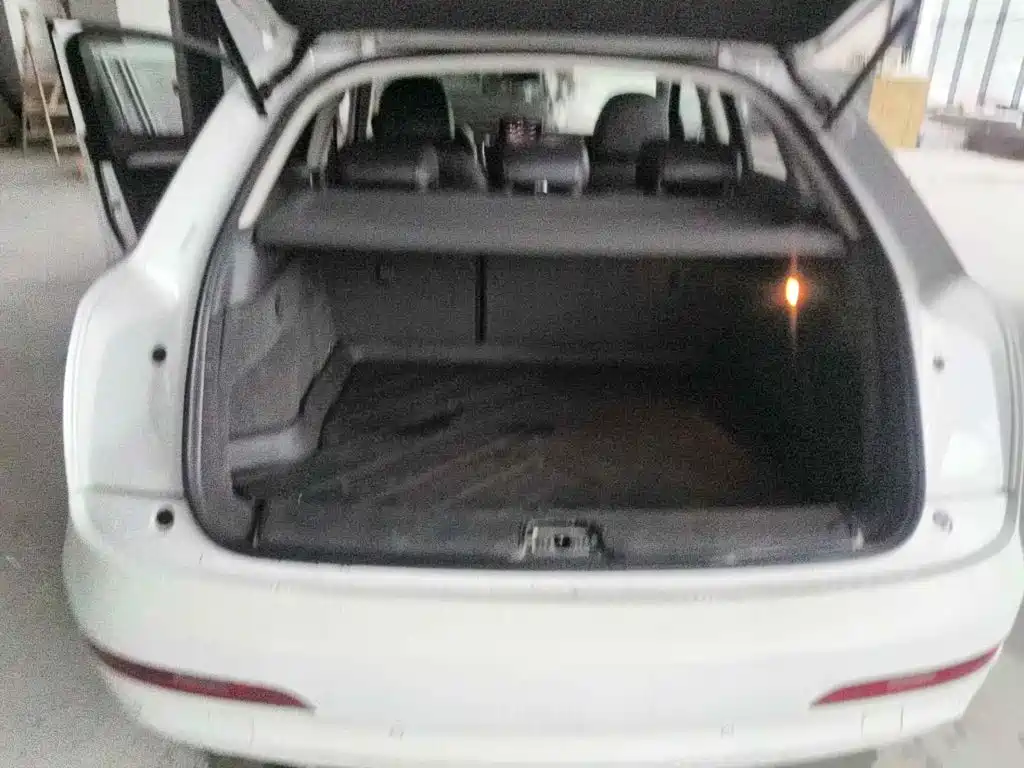 Photo 5 - Audi Q3
