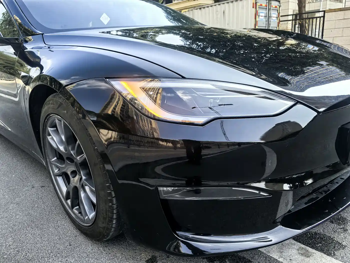 TESLA MODEL S