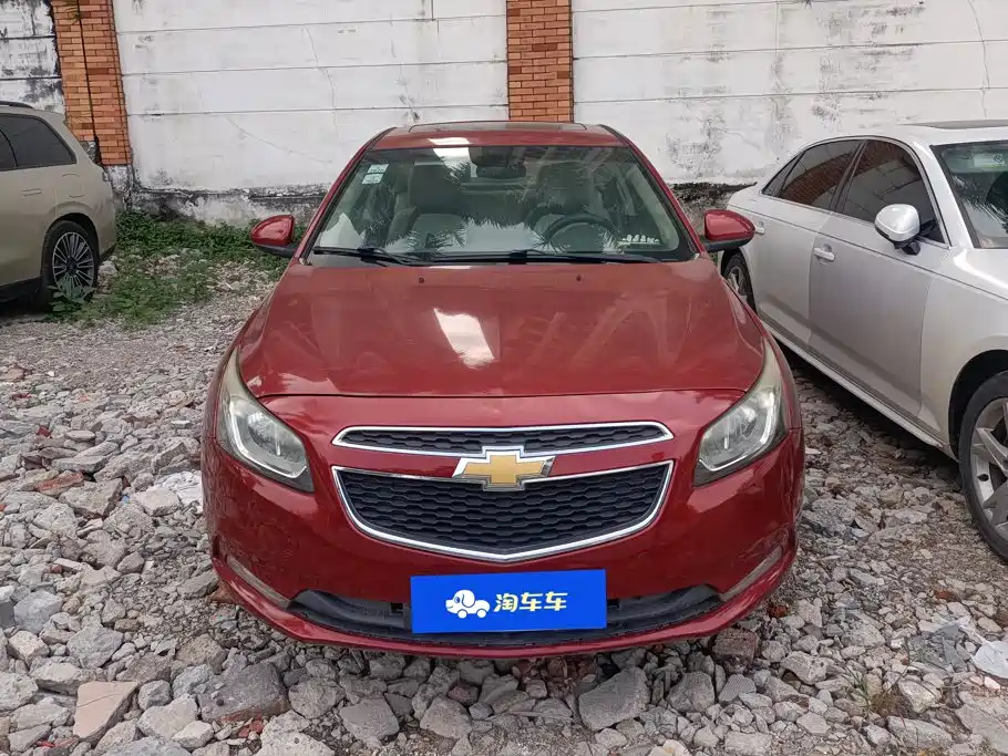 Фото 2 - Chevrolet Cruze