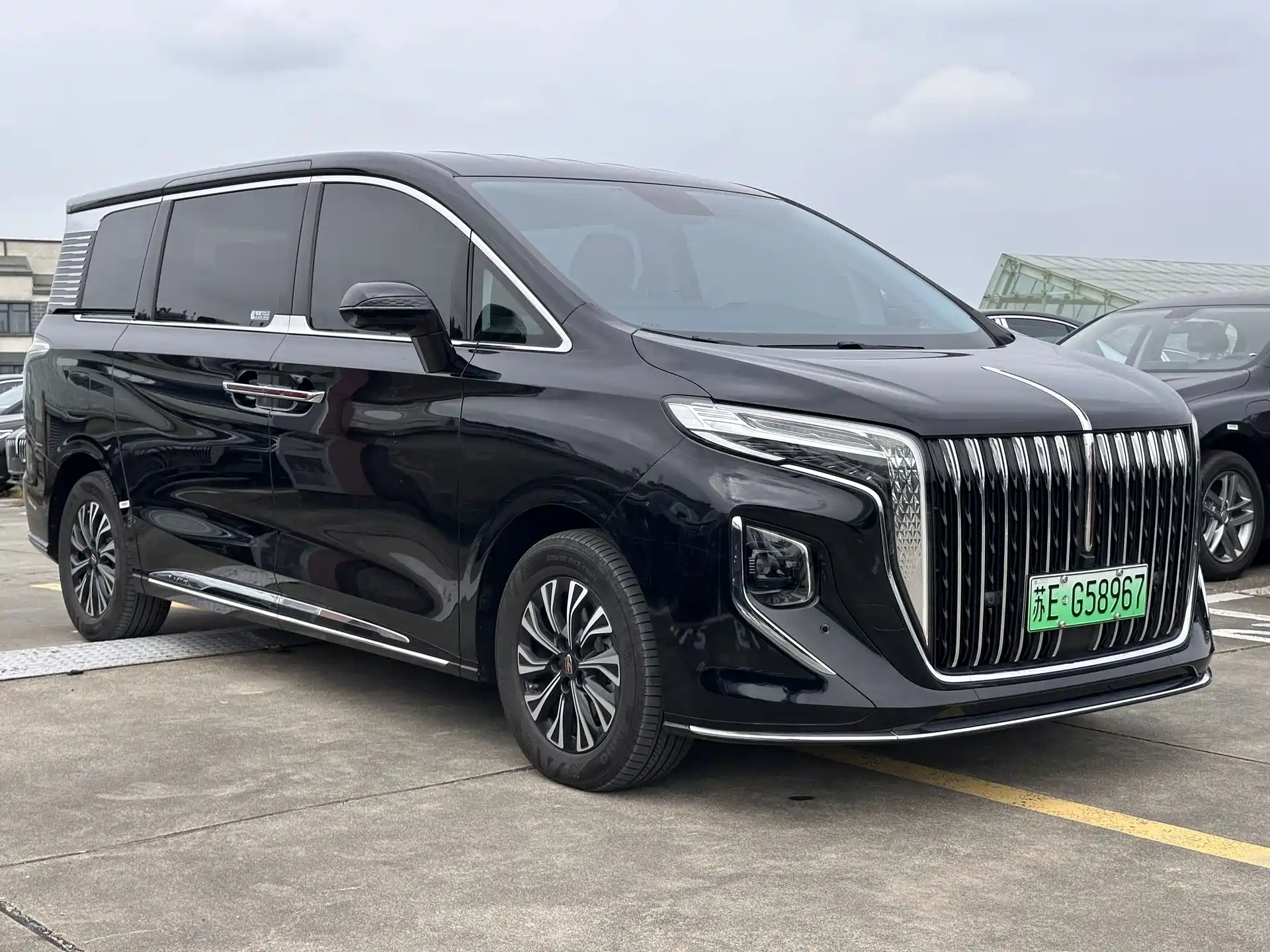 Фото 3 - Hongqi HQ9 PHEV
