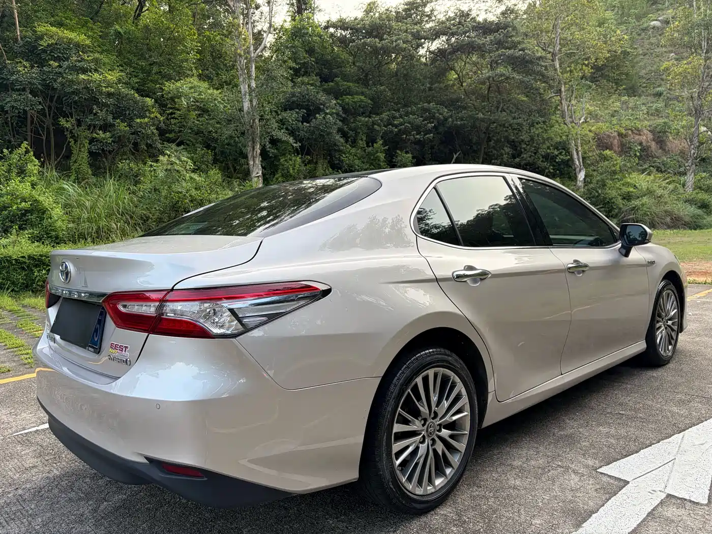 Toyota Camry 2021 Hybrid 2.5HG Luxury Edition фото 9