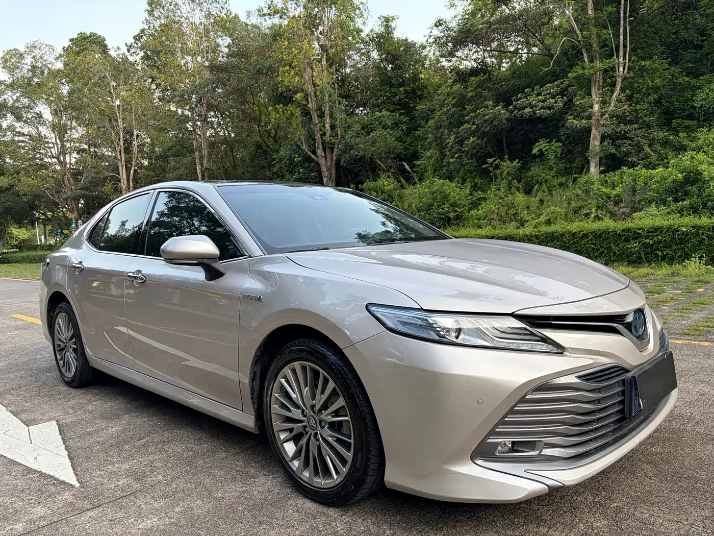 Toyota Camry 2021 Hybrid 2.5HG Luxury Edition фото 3