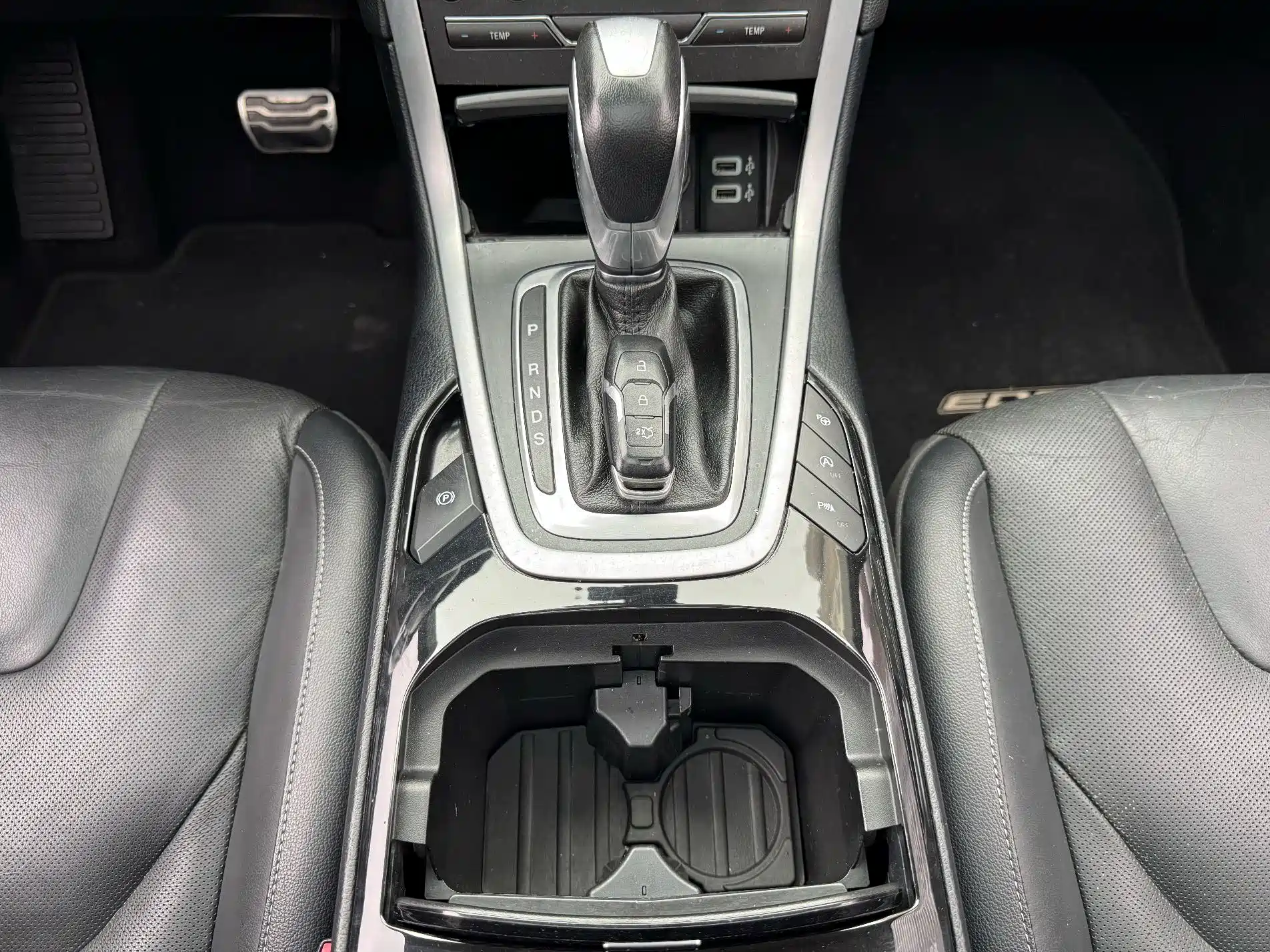 Фото 17 - Ford Edge