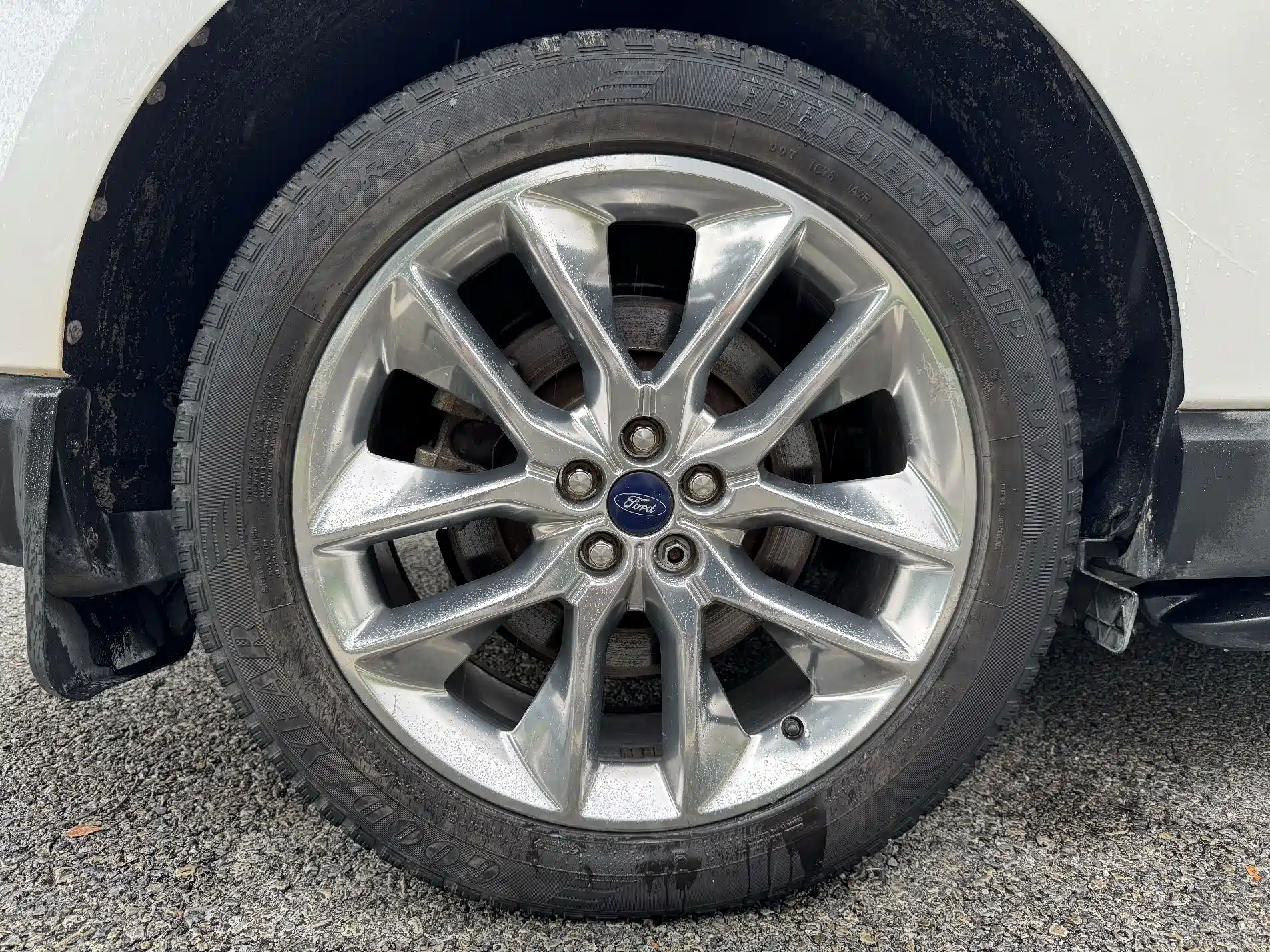 Фото 27 - Ford Edge