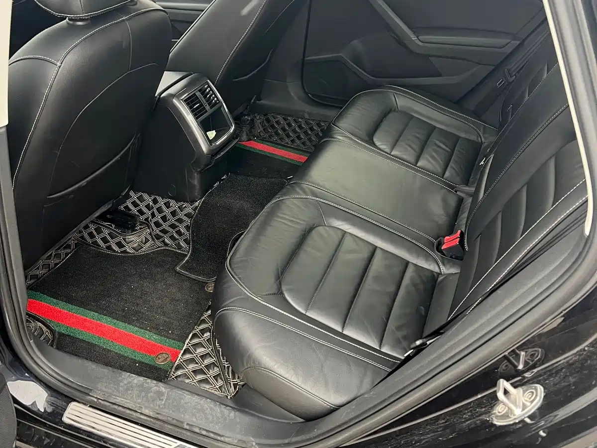 Volkswagen Passat 2017 330TSI DSG Prestige фото 8