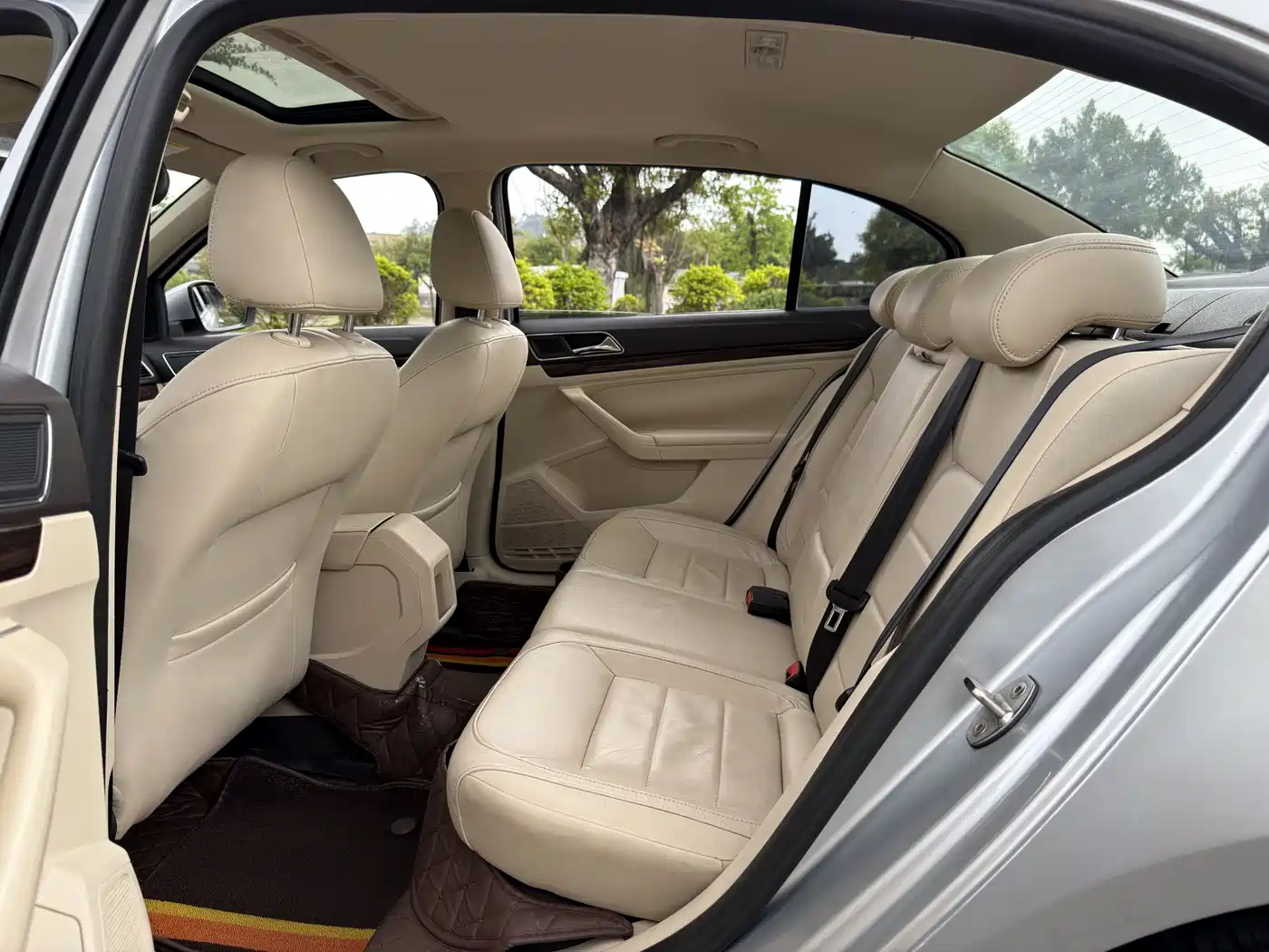 Volkswagen Lavida 2015 1.6L Automatic Comfort Edition фото 8