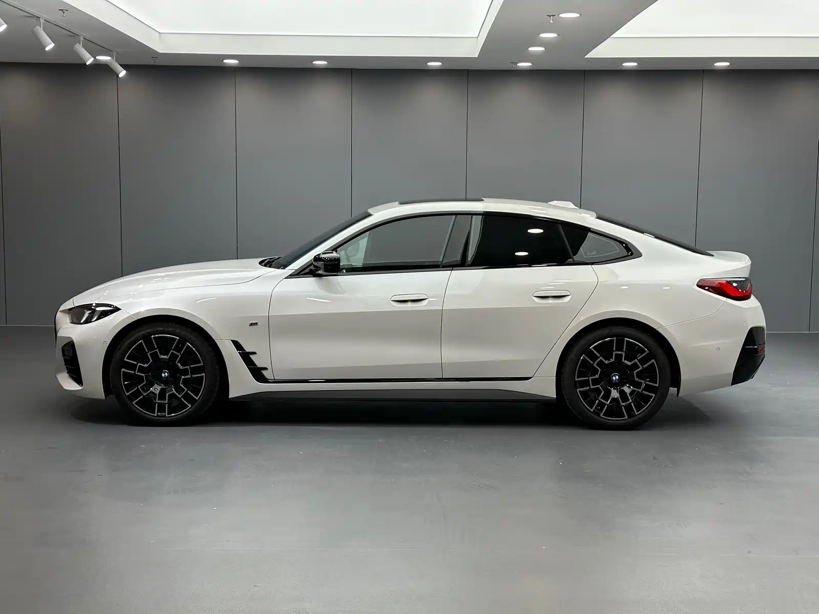 Photo 7 - BMW 4 Series
