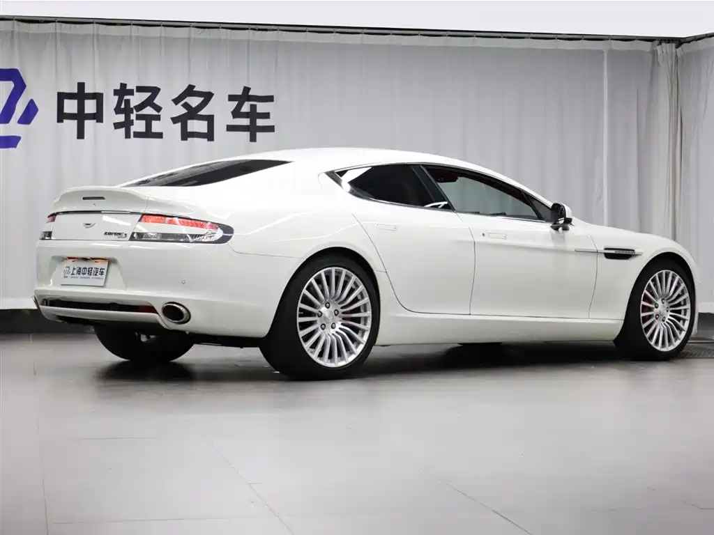 ASTON MARTIN RAPIDE