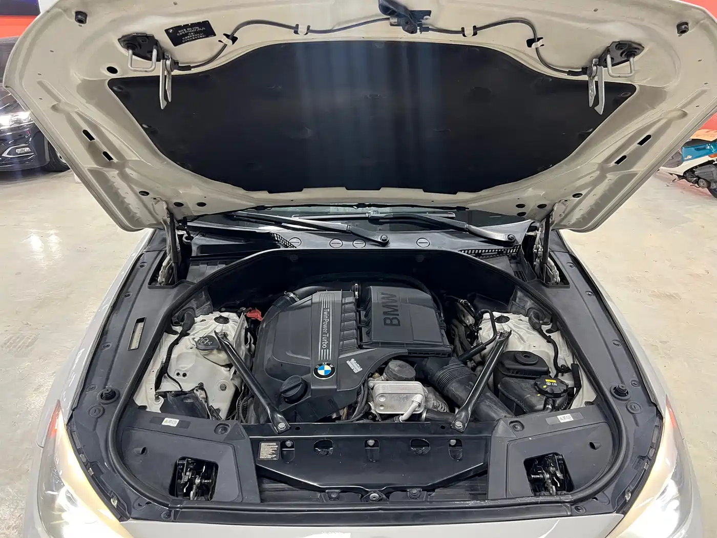 BMW 5 Series GT 2014 535i xDrive фото 9