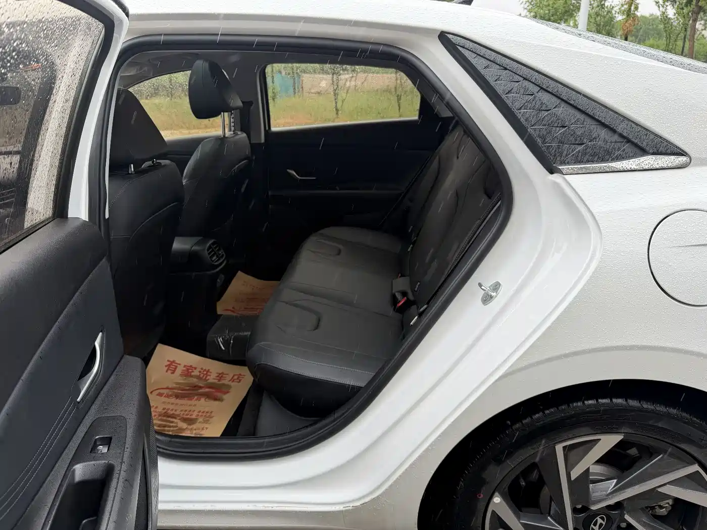 Hyundai Elantra 2023 Model 1.5L CVT LUX Premium Edition фото 10