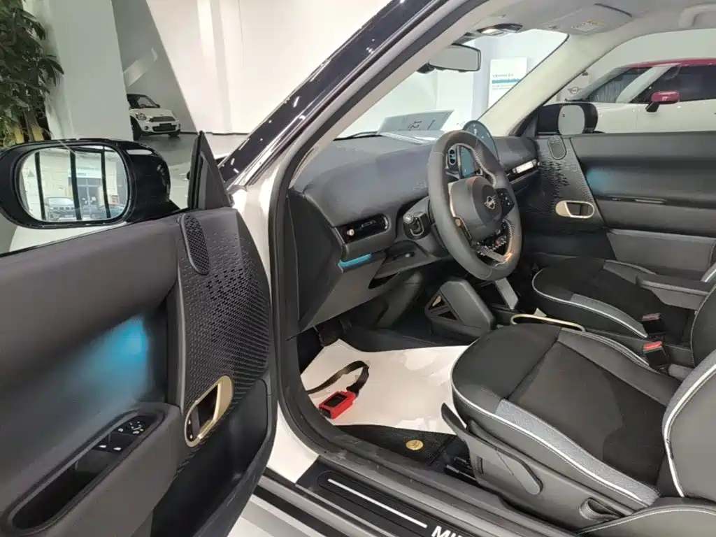MINI Electric MINI COOPER 2025 2025 Model 456km COOPER E Classic