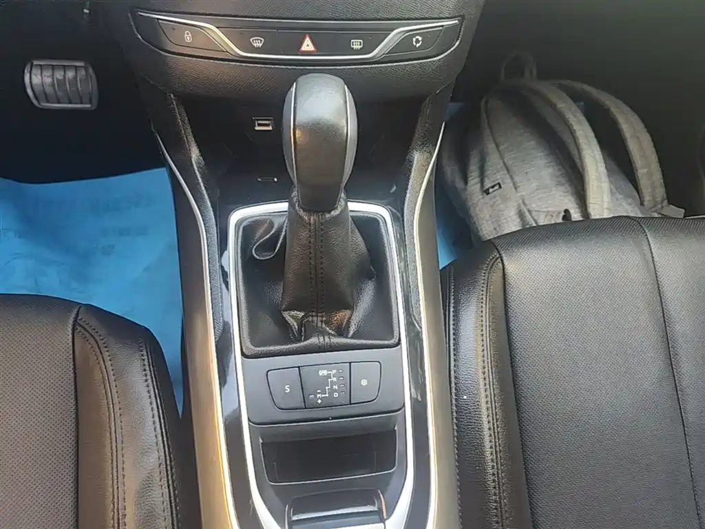 Peugeot 408 2014 1.8L Automatic Luxury Edition фото 14