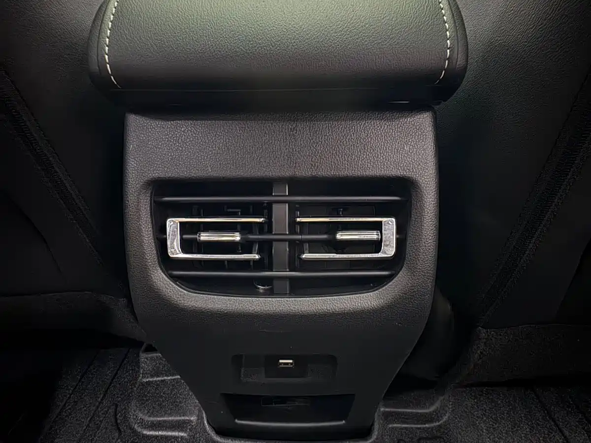 Фото 18 - Haval M6