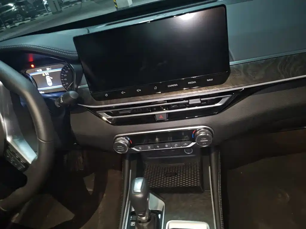 Nissan Teana 2026 2022 2.0L XL-Upr Premium Edition