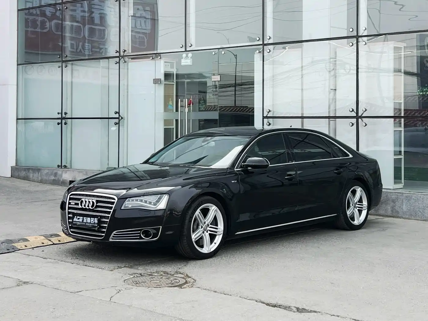 Audi A8 2011 A8L W12 6.3 FSI quattro