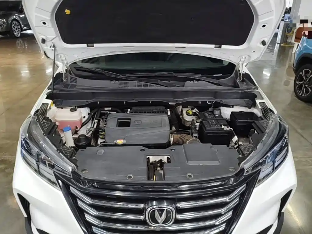 Фото 20 - Changan CS15