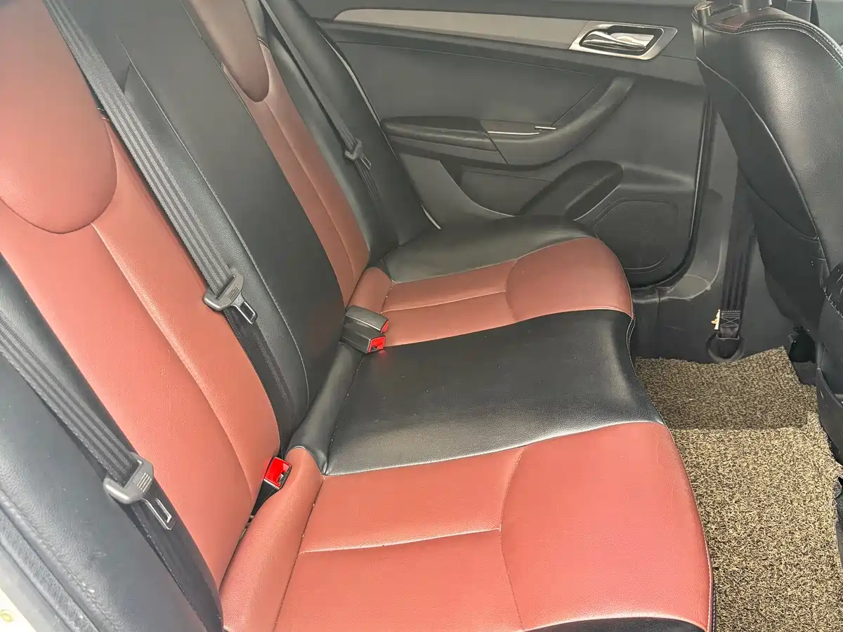 Roewe 360 2016 2016 1.5L Automatic Smart Screen Edition