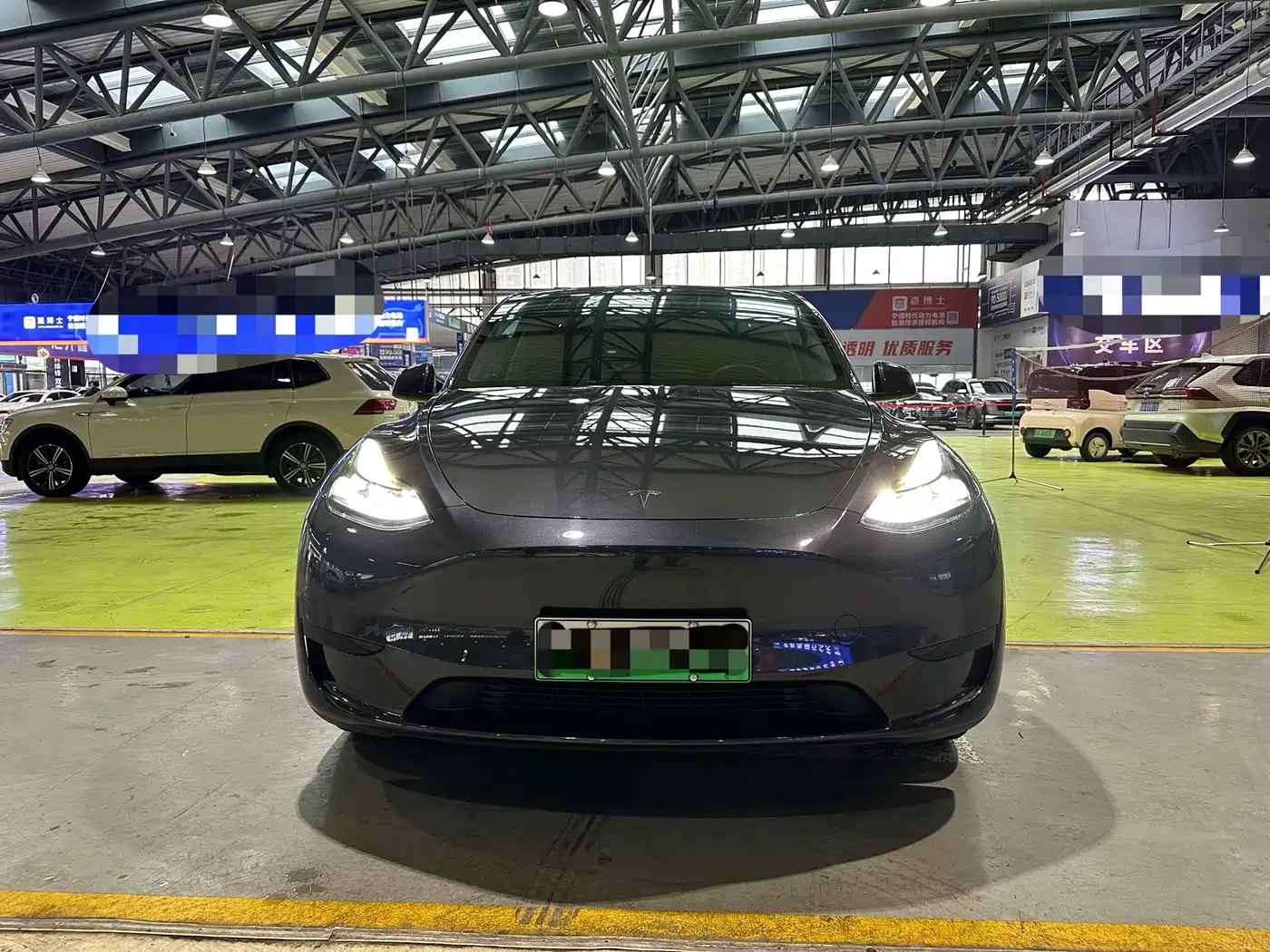 TESLA MODEL Y