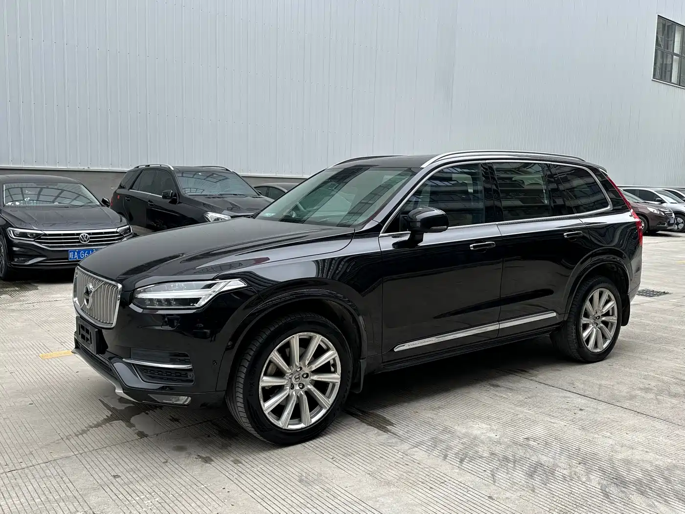 VOLVO XC90