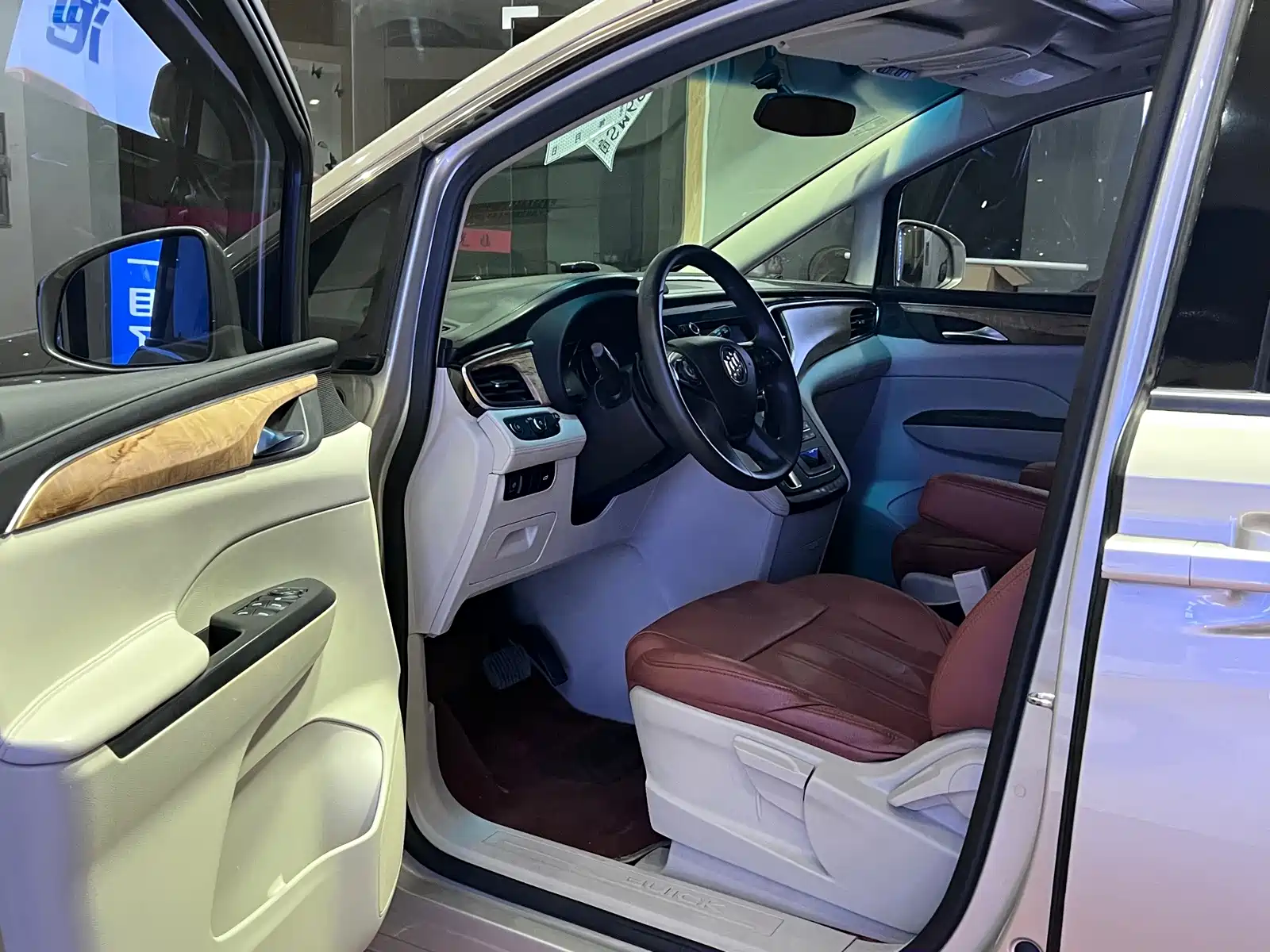 Фото 7 - Buick GL8
