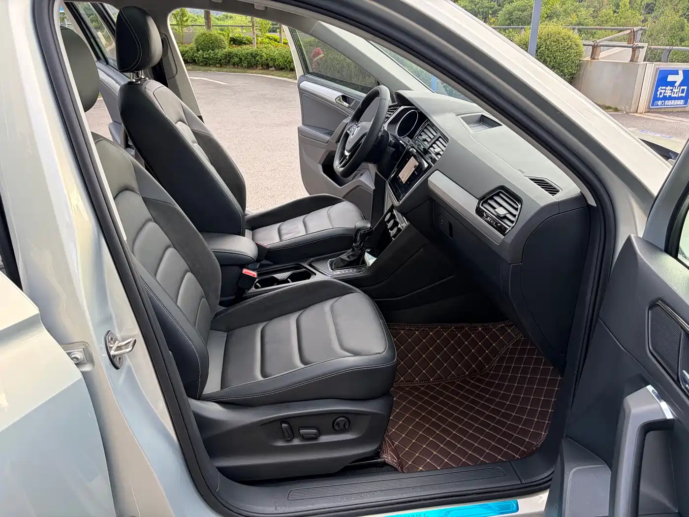 Volkswagen Tiguan L 2020 330TSI Auto 2WD Smart Luxury China VI фото 10