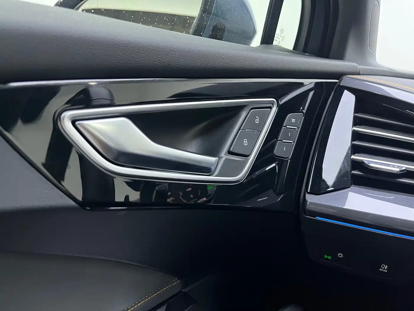 Audi Q4 e-tron 2024 40 e-tron Creation Edition фото 9