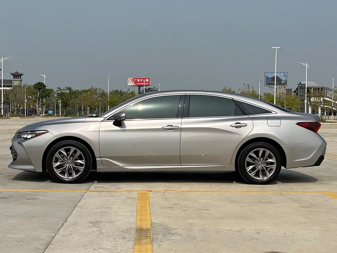Toyota Avalon 2019 2.0L Luxury Edition (China VI) фото 11