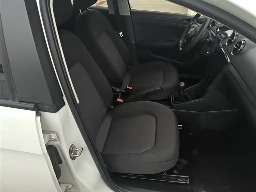 Volkswagen Jetta 2017 1.5L Manual Fashion фото 25