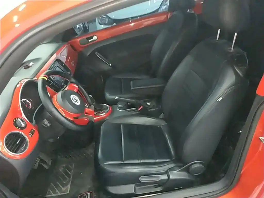 Volkswagen Beetle 2017 180TSI Enjoy фото 15