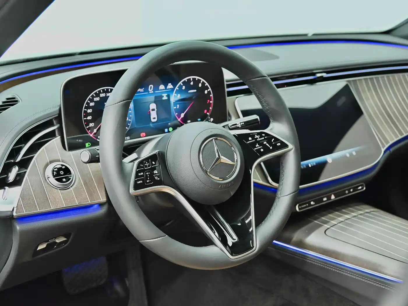 Mercedes-Benz E-Class 2025 E 300 L Fashion фото 18