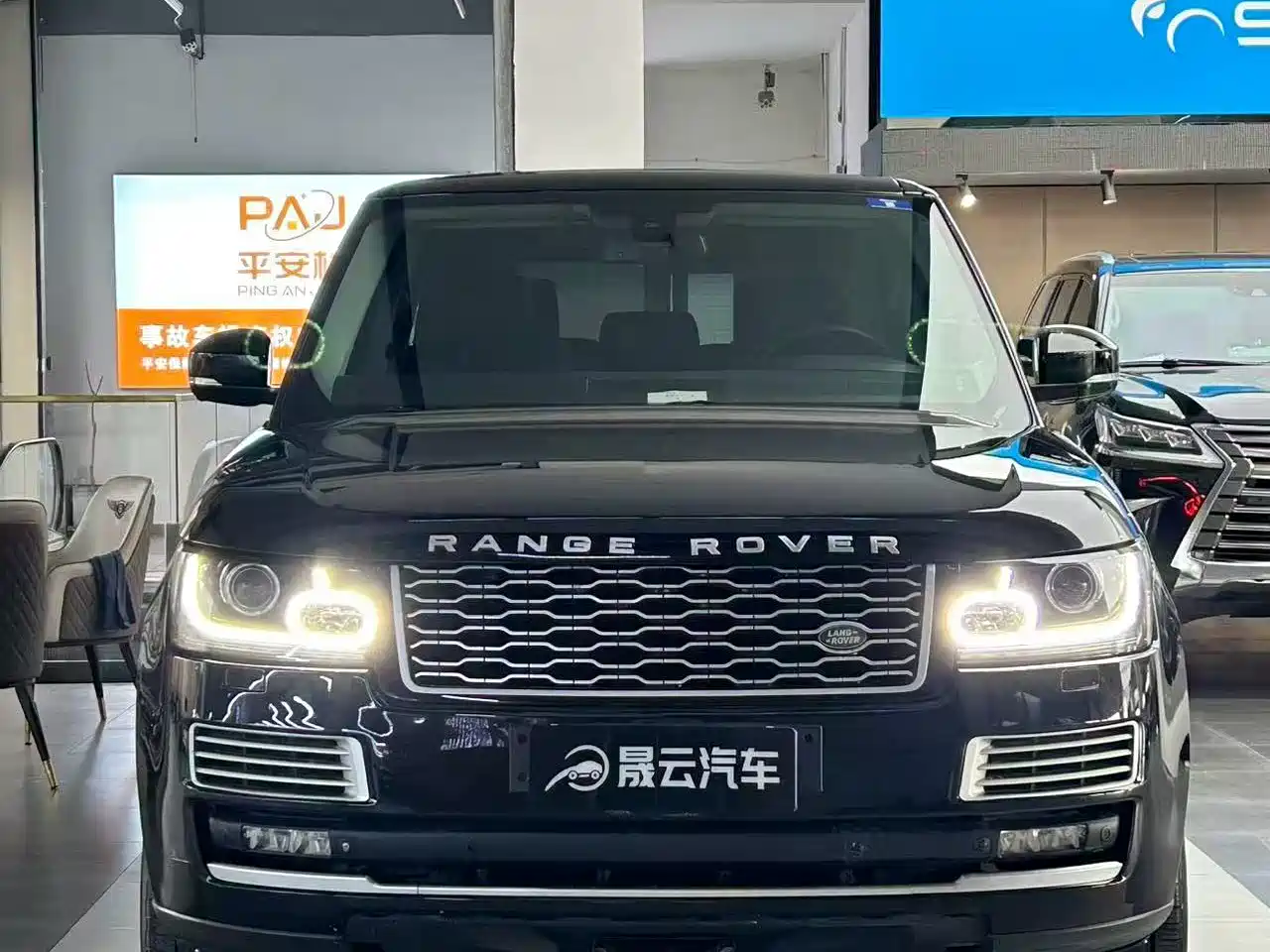 Land Rover Range Rover 2015 3.0 TDV6 Vogue фото 2