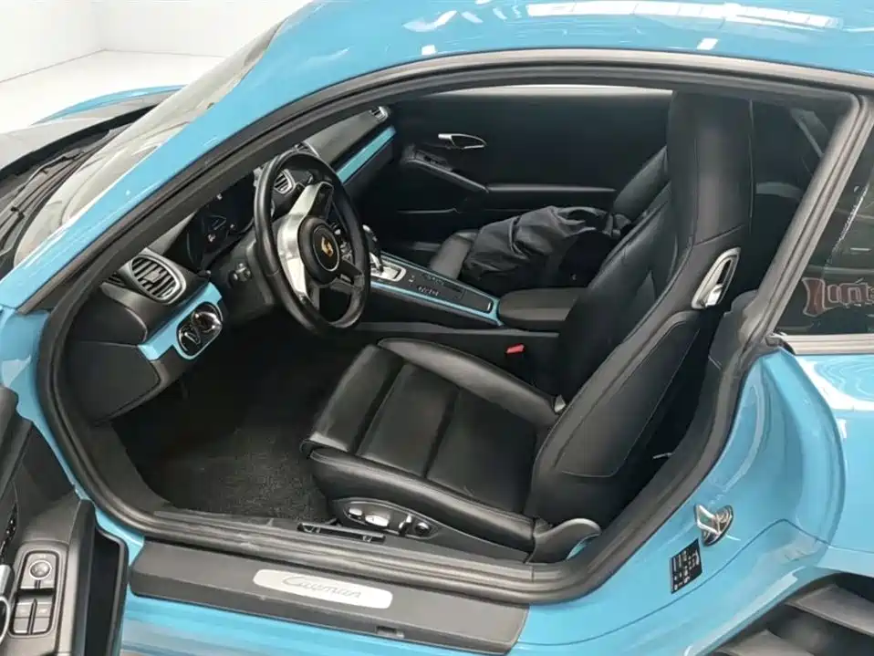 PORSCHE 718