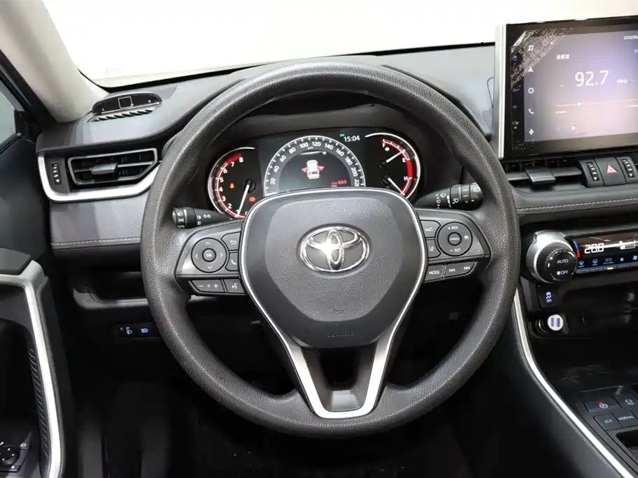 Toyota RAV4, миниатюра 13