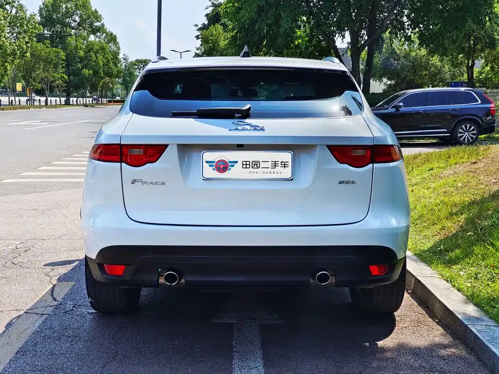 Jaguar F-PACE 2017 2016 2.0T FWD Urban Premium Edition