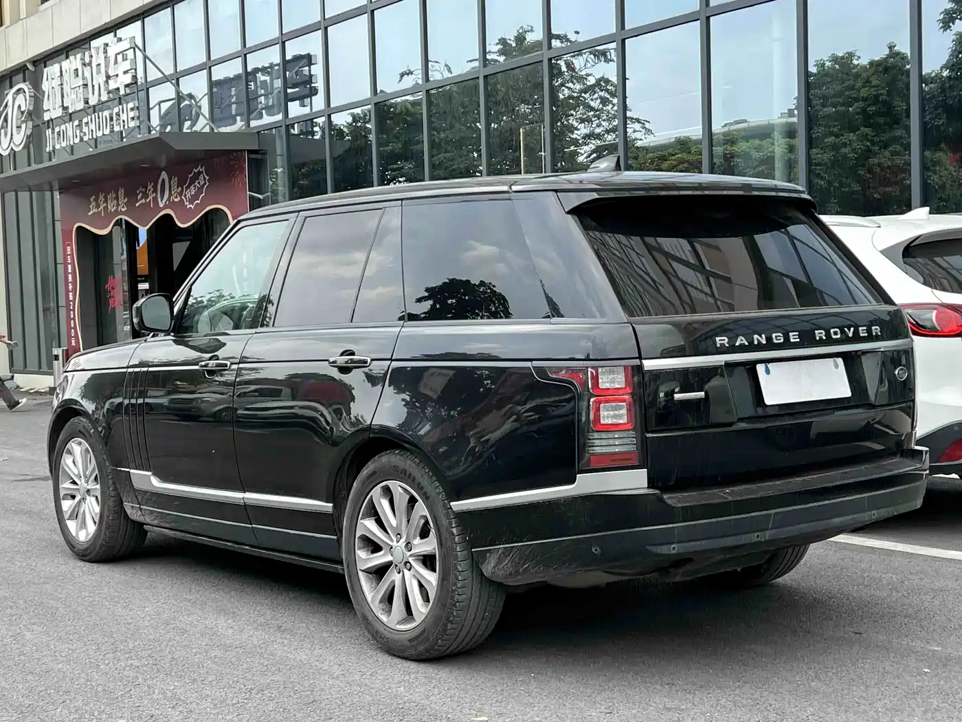 Land Rover Range Rover фото 9