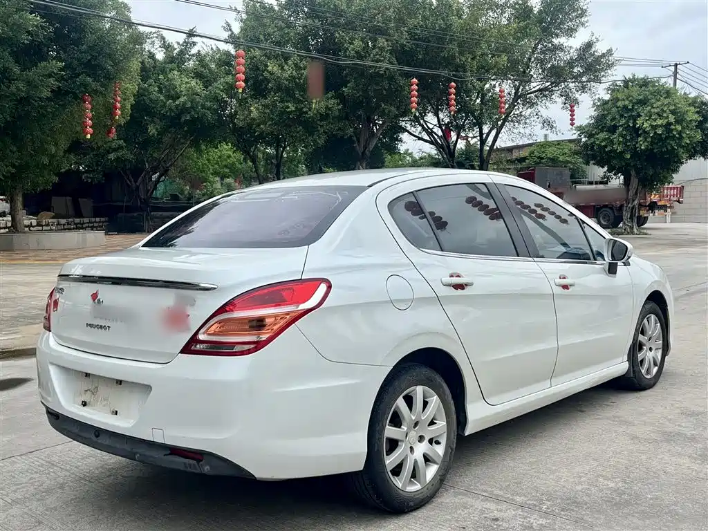 Peugeot 308 2014 Model Joy Edition Classic 1.6L Manual Superior Style фото 7