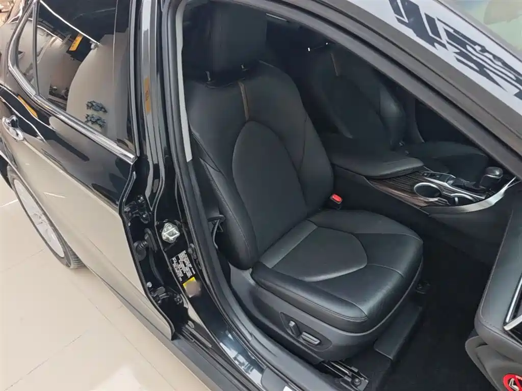 Toyota Camry 2018 2.0G Luxury Edition фото 25