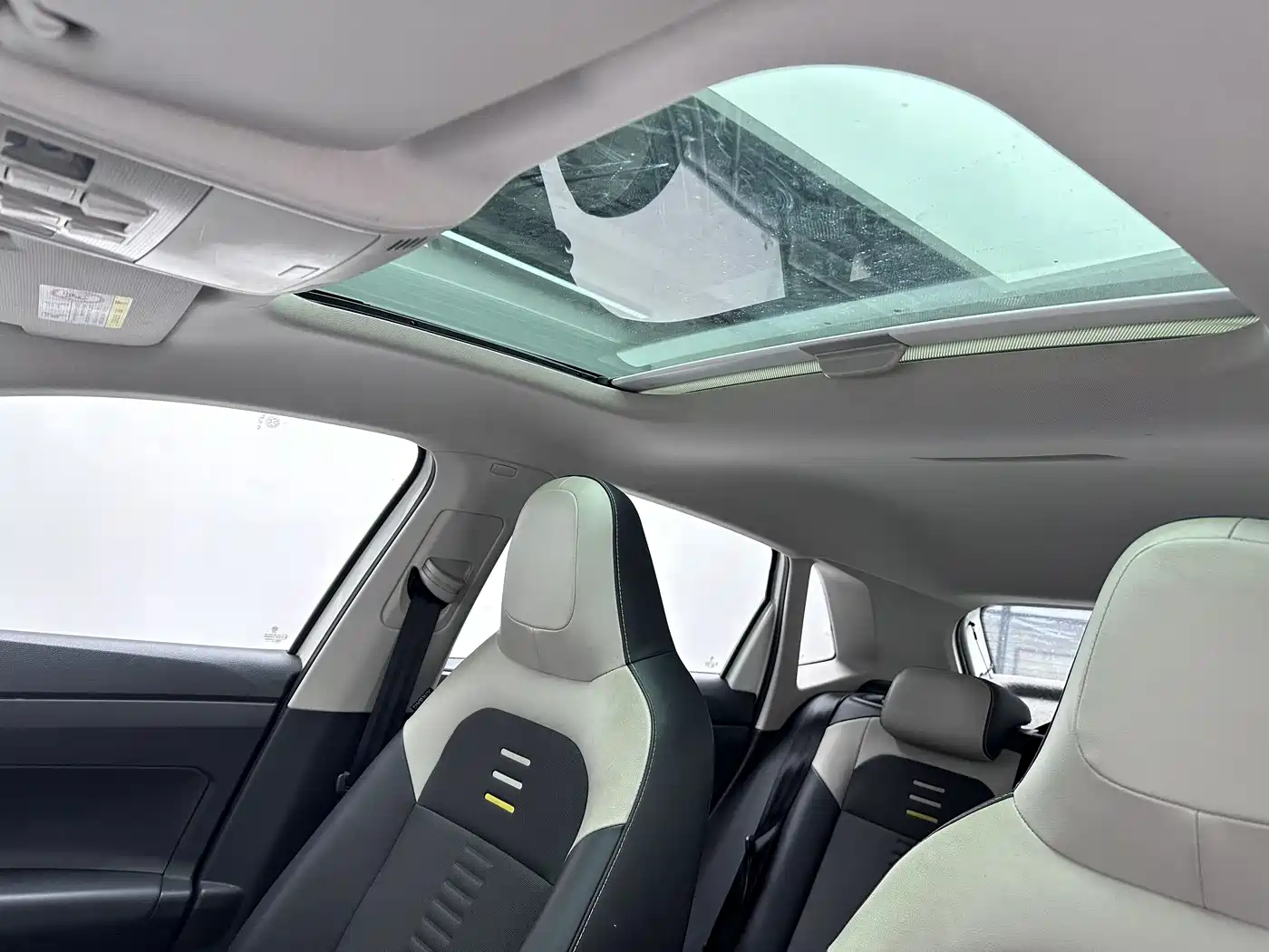Volkswagen Polo 2019 Plus 1.5L Automatic Colorful Tech Edition фото 16