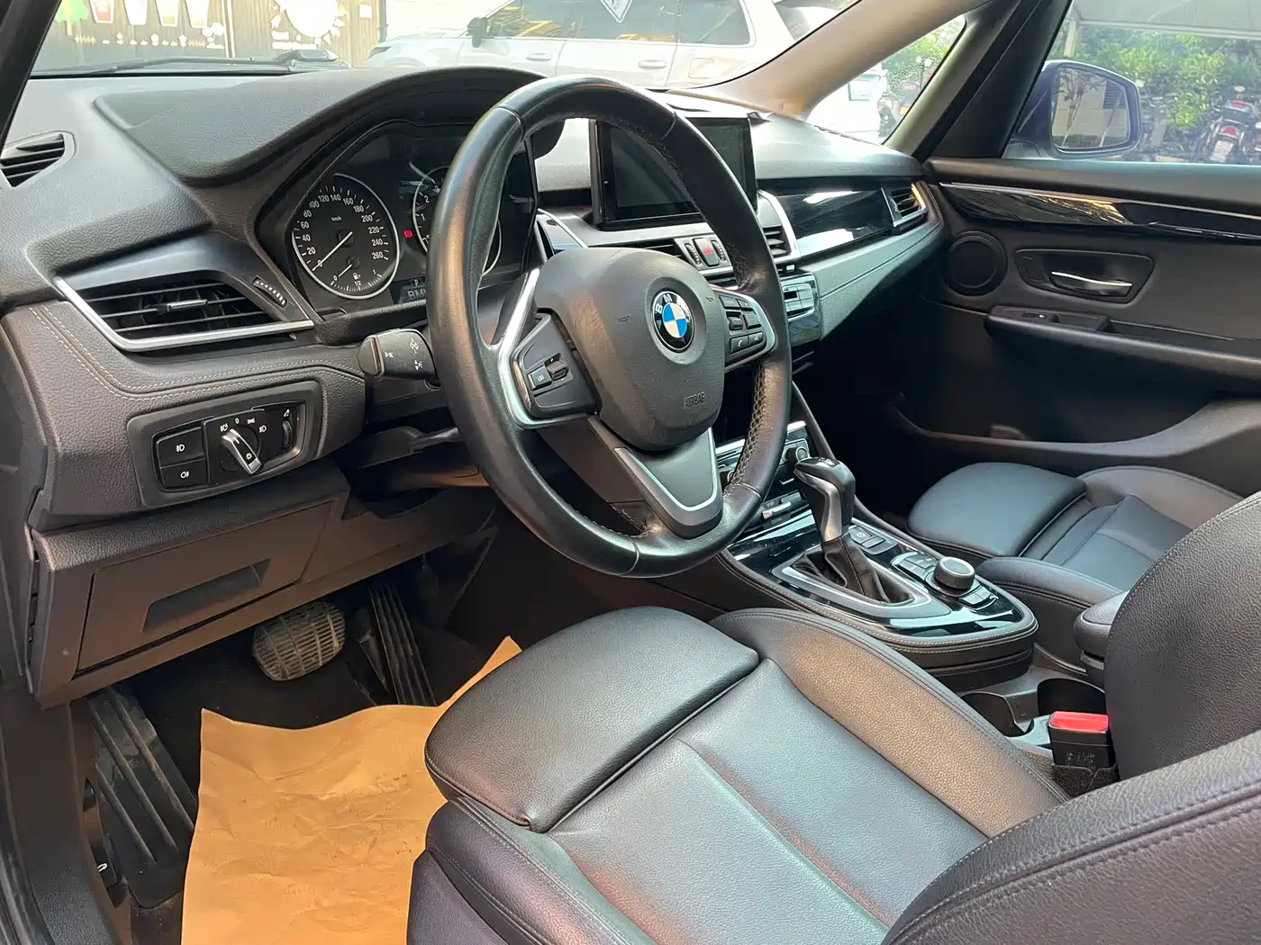 BMW 2 Series Touring 2016 218i Fashion Model фото 15