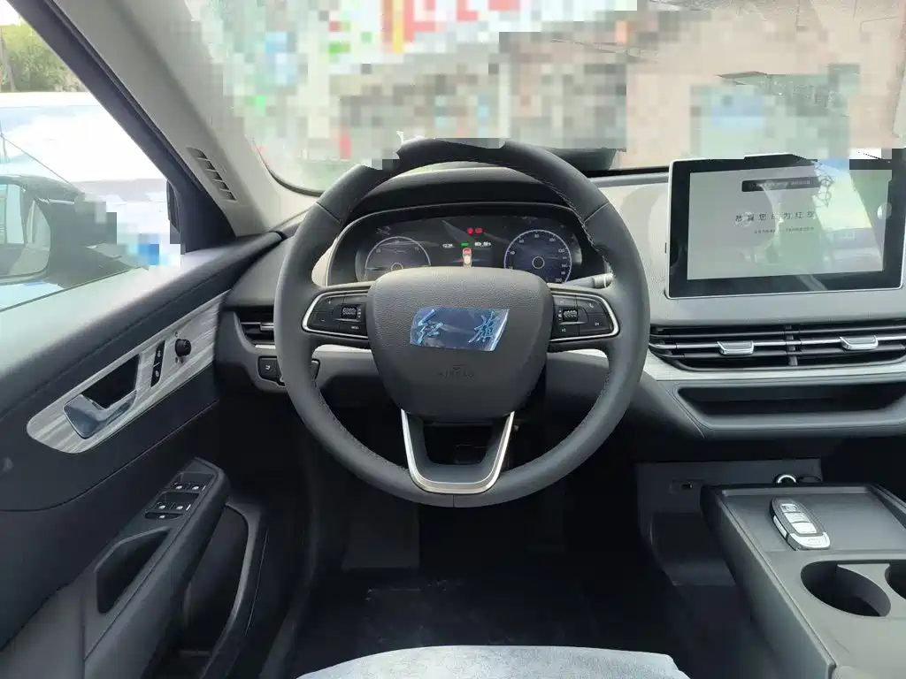 Hongqi E-QM5 2026 2025 Model 500km Travel Edition