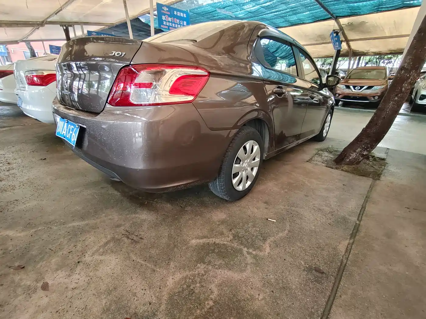 Peugeot 301 2014 1.6L Automatic Comfort Edition фото 7