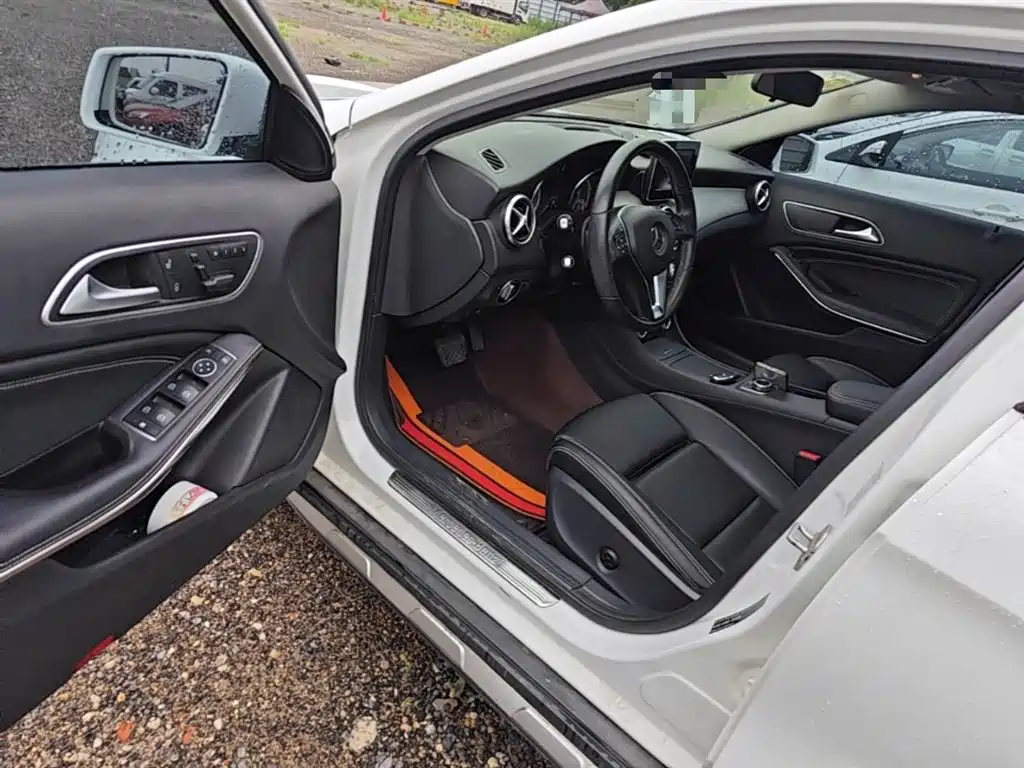 Mercedes-Benz GLA 2016 GLA 200 Dynamic фото 16
