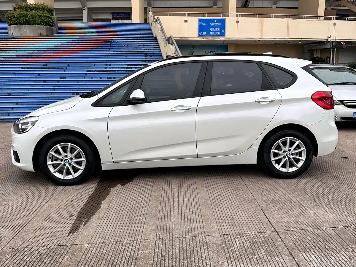 BMW 2 Series Touring 2016 2016 218i Fashion Model