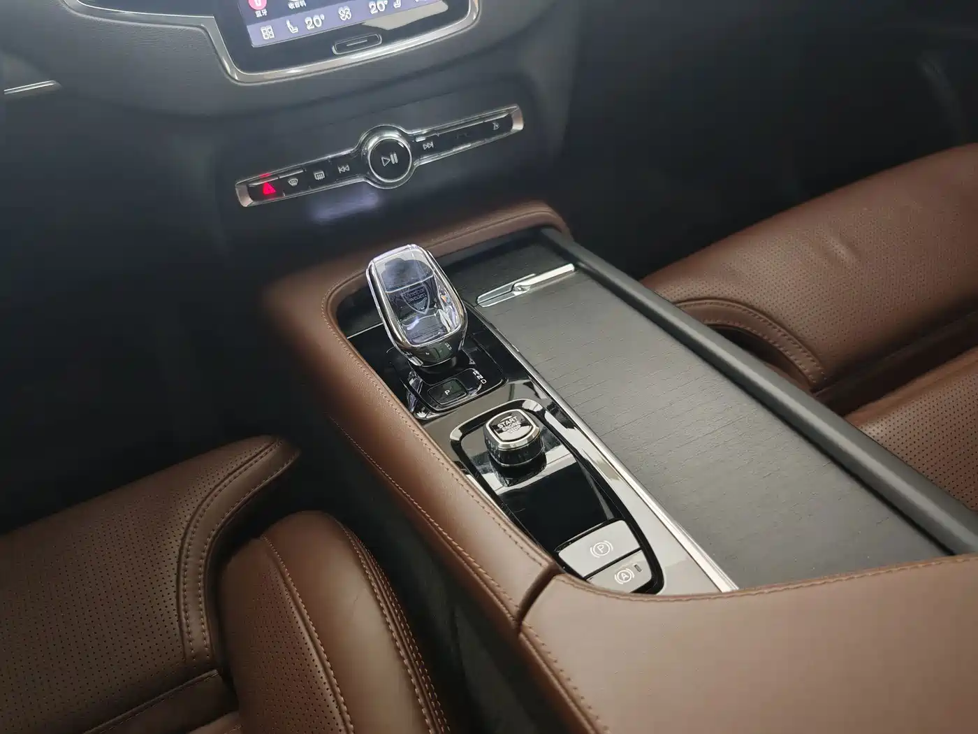 Volvo XC90 Plug-in Hybrid 2023 2023 T8 RECHARGE Intelligent Premium Luxury Edition 7-seater