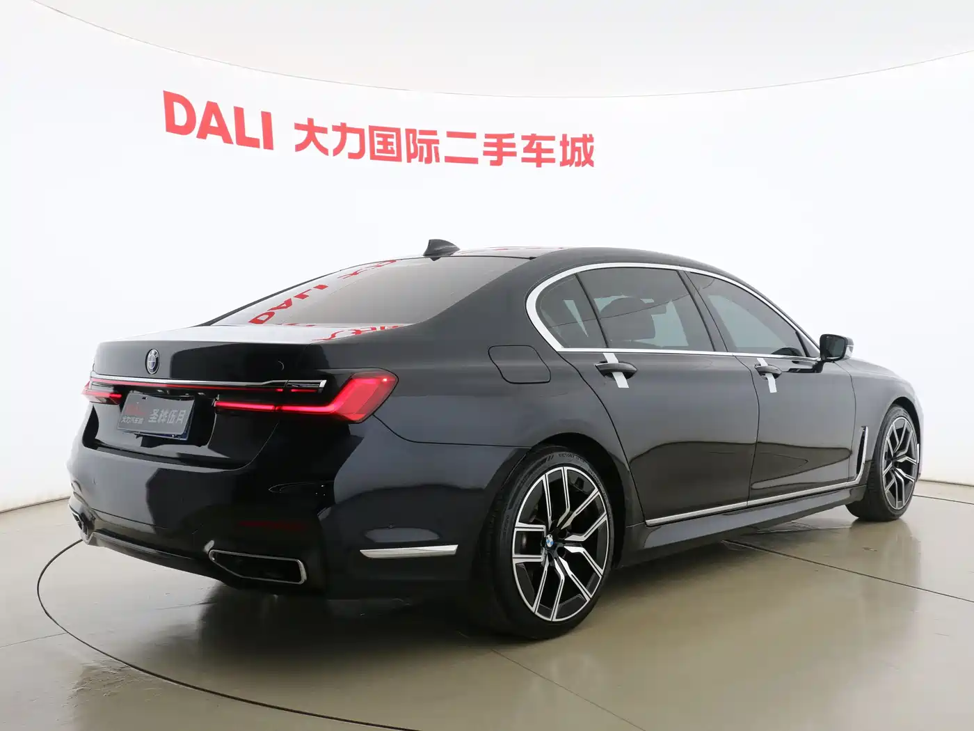 BMW 7 Series 2019 740Li Leading M Sport Package фото 12