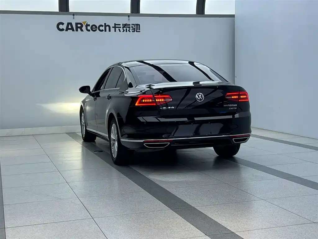 Volkswagen Magotan 2018 Facelift 330TSI DSG Luxury фото 12