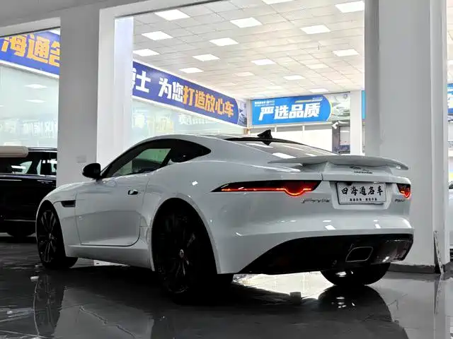 Фото 4 - Jaguar F-TYPE